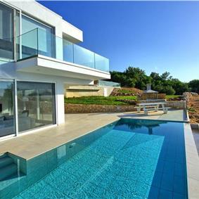 4 bedroom villa with pool and sea view in Perithia, Corfu, sleeps 9